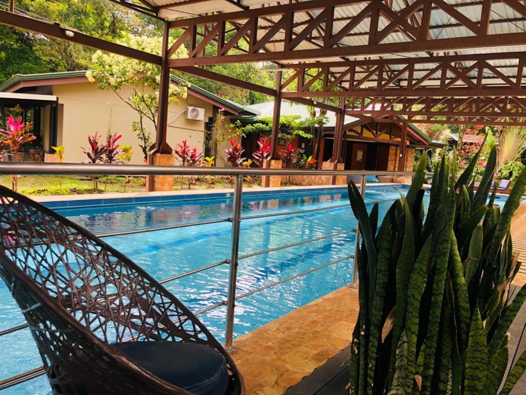 Avita Lodge Quesada  Exterior photo